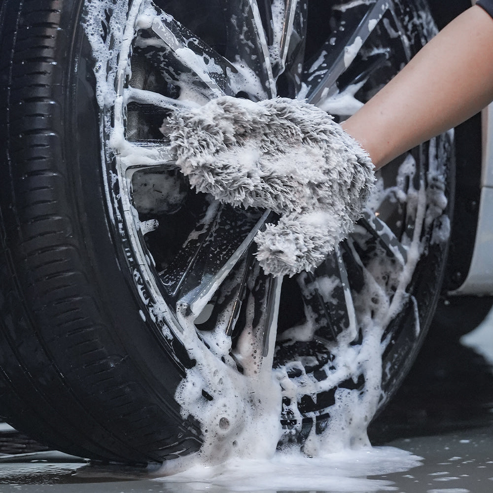 Premium Wheel Wash Mitt – Gray (Targeted, Safe Wheel Cleaning)